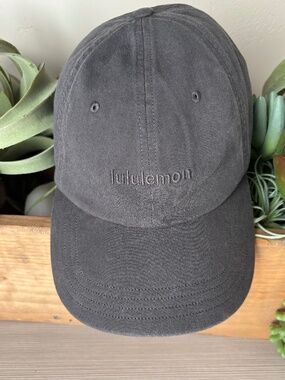 NWOT lululemon Charcoal Baller Cap Cotton Canvas Small